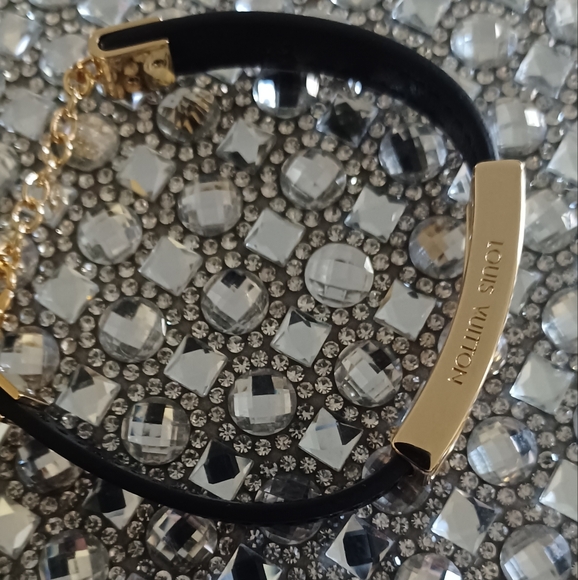 Authentic Louis Vuitton - Picture 5 of 7